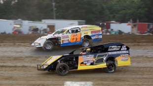 Hanford Picks Up $1000 for IMCA Modified Win at 34 Raceway