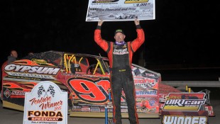 Decker prevails at Fonda Speedway