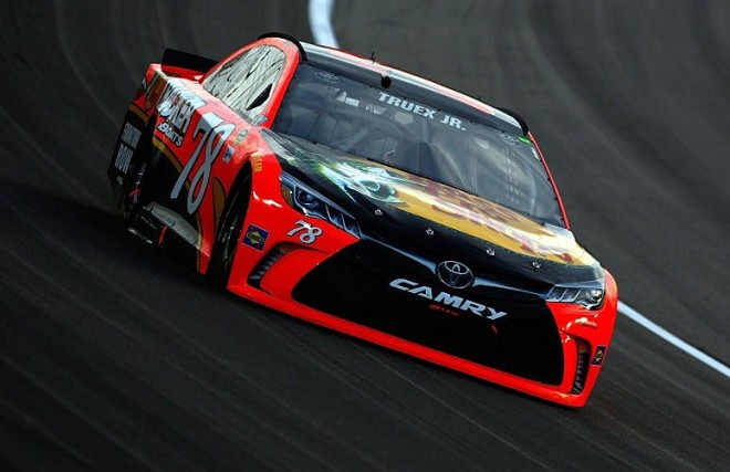 martin-truex-jr_-5-13_p3