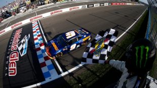 Chase Elliott wins thriller at Watkins Glen to score first Cup victory