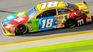 Pop-up rain shower puts Kyle Busch on Dover pole