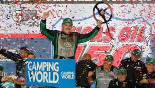 Brett Moffitt clinches Championship 4 berth with dramatic win at Phoenix