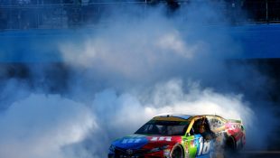 With win in Phoenix, Kyle Busch leads Big Three into title race