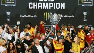 Late charge gives Logano Homestead victory and first championship