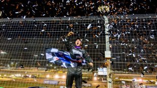 Tanner English Wins at Charlotte, Nets First Career World Finals Victory