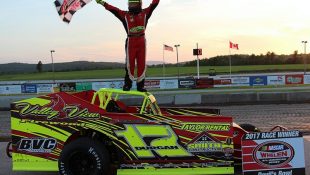 Durgan, Proctor Go ToplessAt Devils Bowl