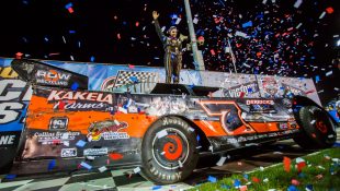 Weiss Powers to Knoxville Triumph